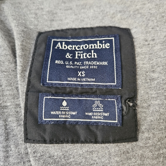 Abercrombie & Ftich Puffer Jacket - size xs - Picture 6 of 16